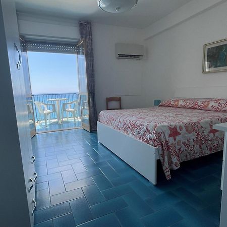 Hotel Ristorante Mareblu Amantea Extérieur photo