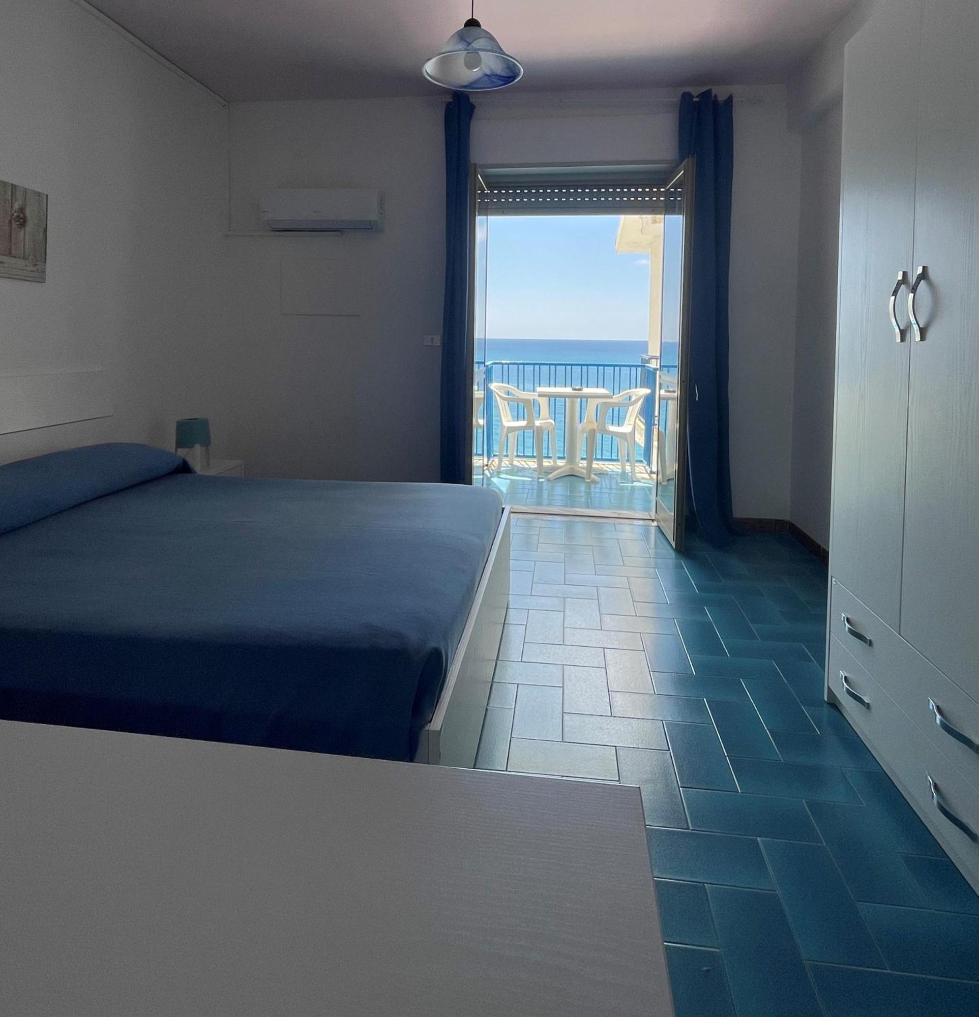 Hotel Ristorante Mareblu Amantea Extérieur photo