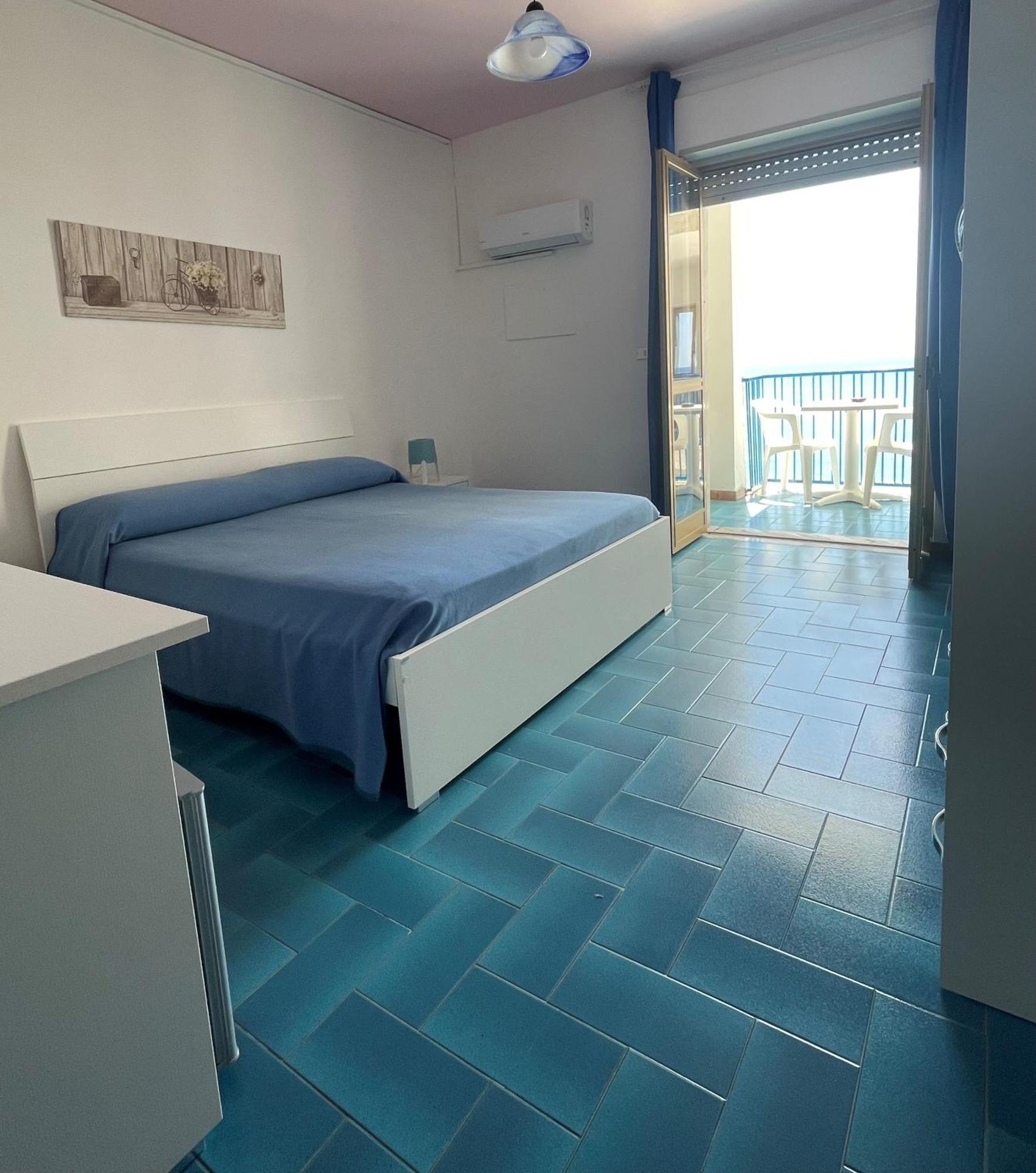 Hotel Ristorante Mareblu Amantea Extérieur photo
