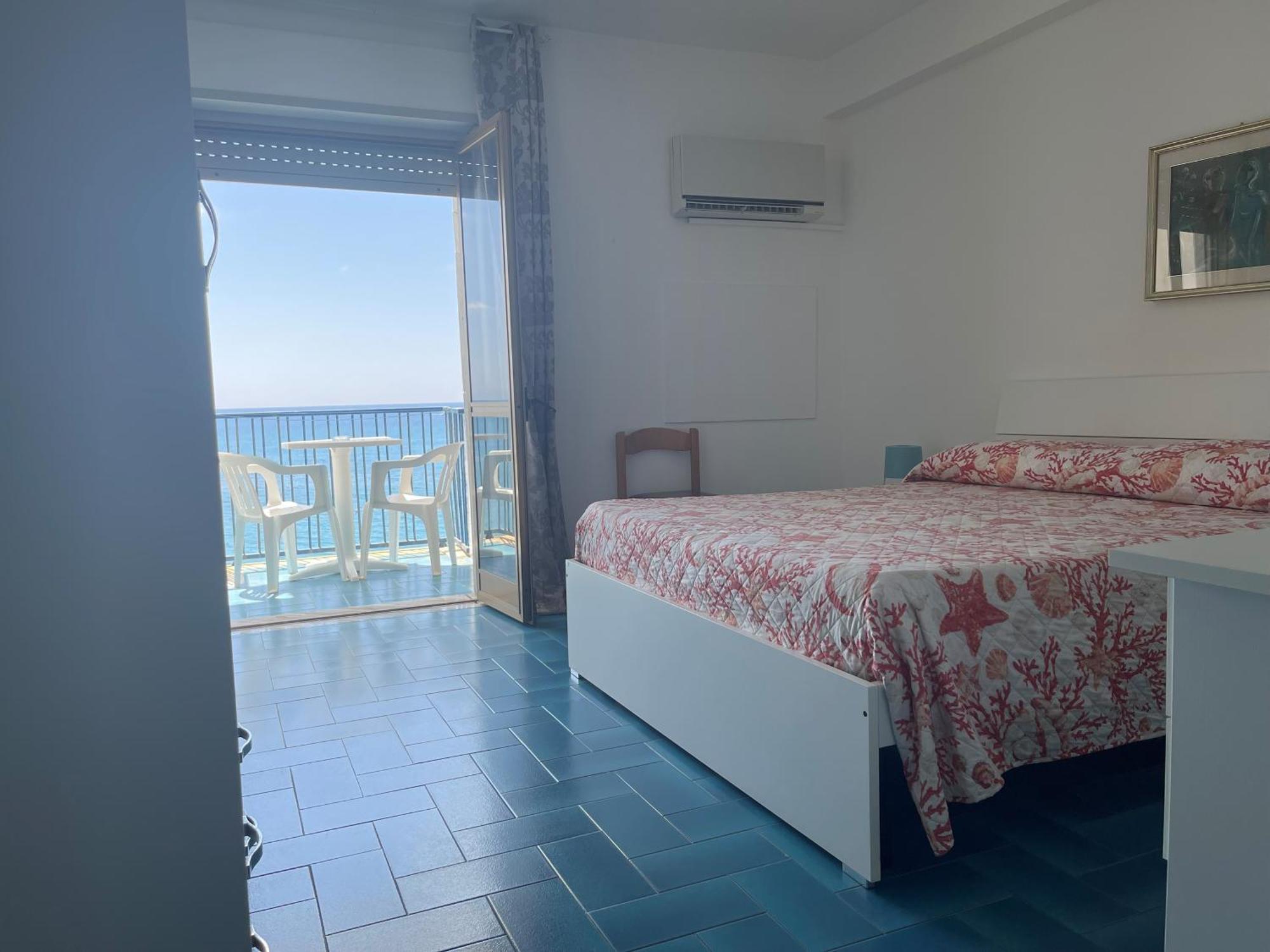 Hotel Ristorante Mareblu Amantea Extérieur photo