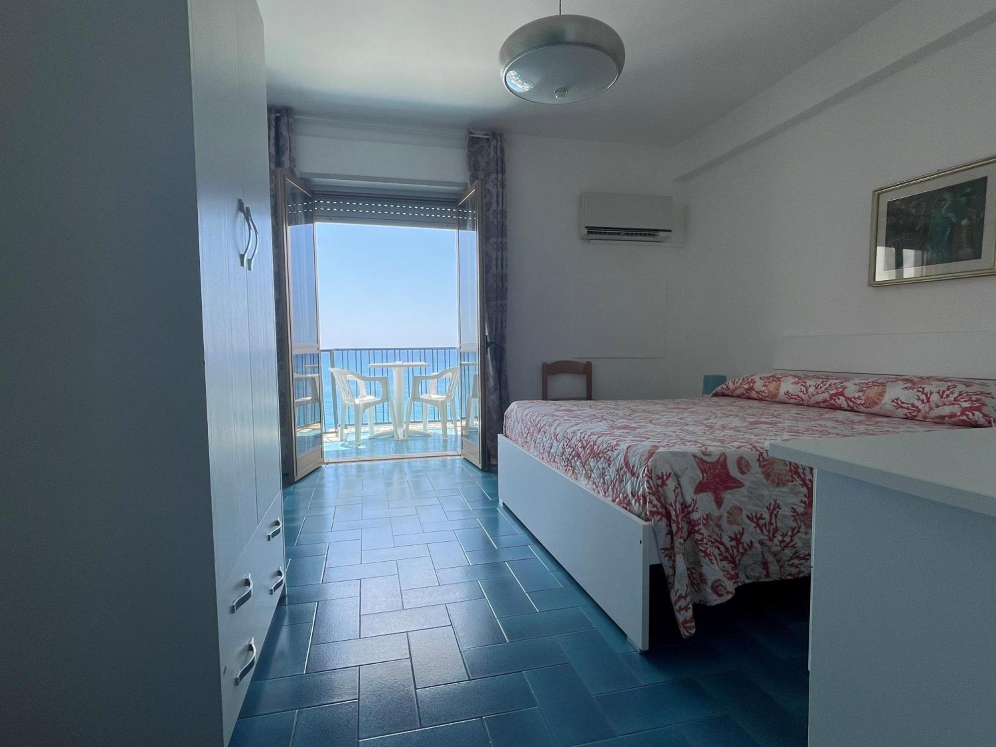 Hotel Ristorante Mareblu Amantea Extérieur photo