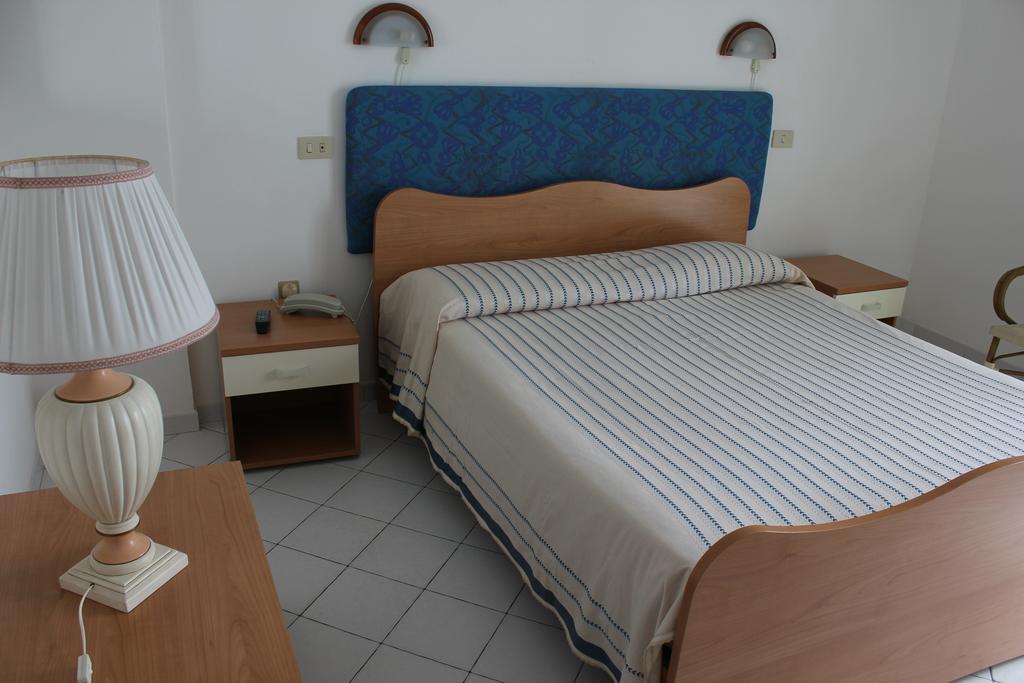 Hotel Ristorante Mareblu Amantea Chambre photo